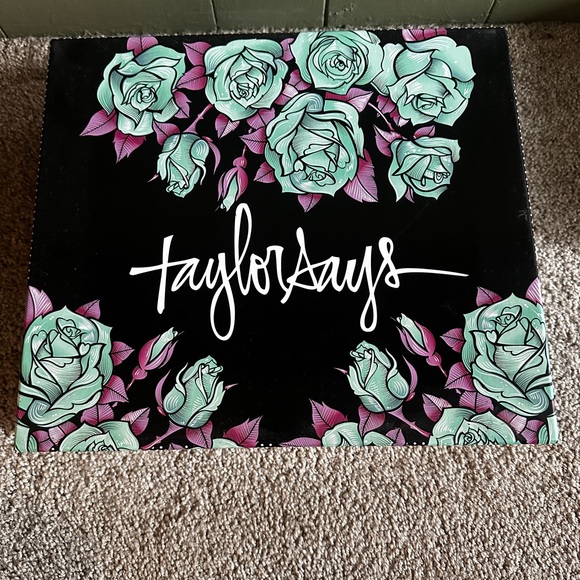 Taylor Says Lookie - Elegant Red Crystal-Embellished Heels - Picture 3 of 4